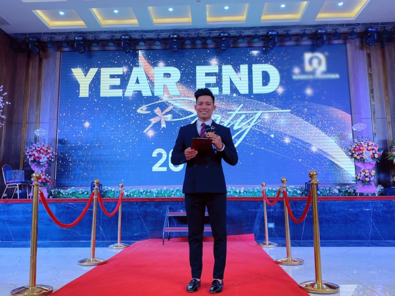 tiệc year end party