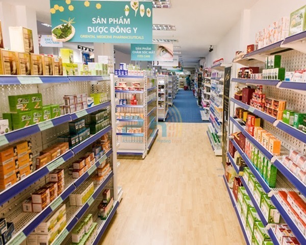 Kệ siêu thị giúp tiết kiệm diện tích cửa hàng trưng bày sản phẩm bắt mắt