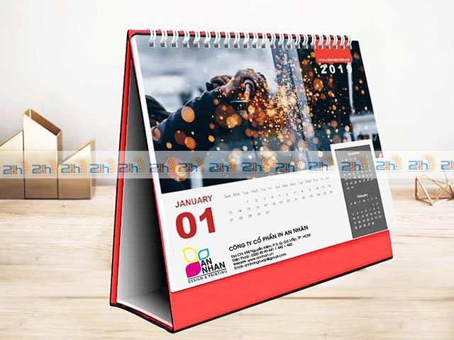 Lịch để bàn có thiết kế đơn giản nhưng không kém phần sang trọng