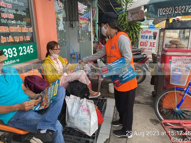 Phát tờ rơi Điện máy Chợ Lớn tại chi nhánh Bạc Liêu