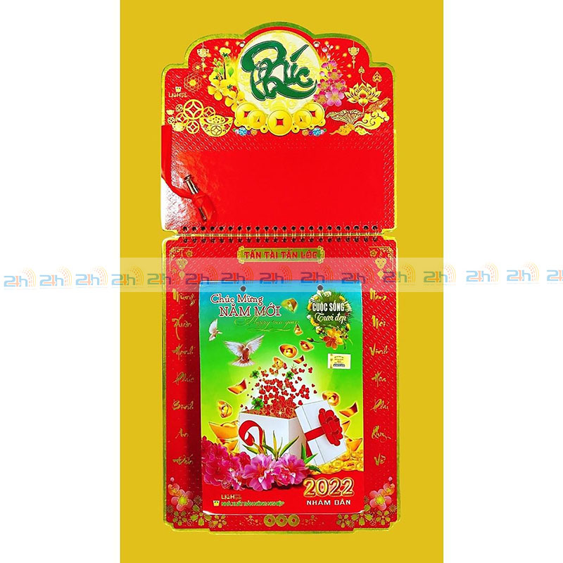 Cấu tạo đơn giản nhưng không kém phần nổi bật với màu sắc ngập tràn không khí tết