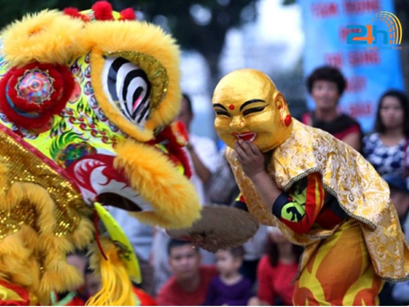 Chú tễu múa lân đóng vai quan trọng