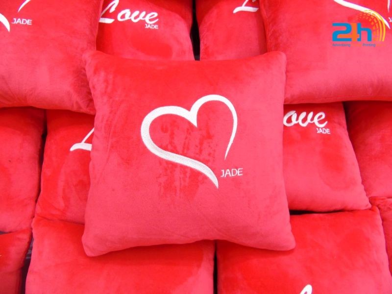 gối in logo quảng cáo